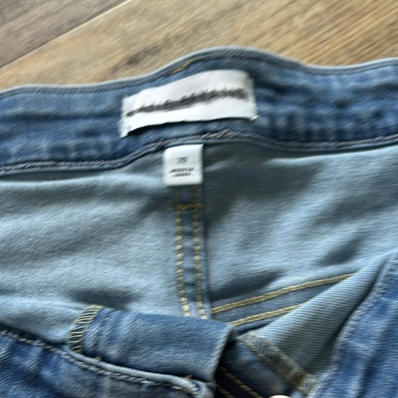 Lane Bryant Boyfriend Midi Shorts w/ Rainbow Appliqués Size 20 - Picture 4 of 5